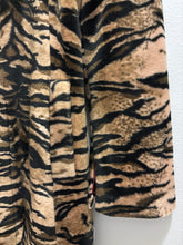Load image into Gallery viewer, GTS Vintage Tiger Coat
